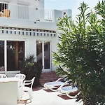 Holiday home Meerblick & Pool! Traumhaftes Reihenhaus Am *