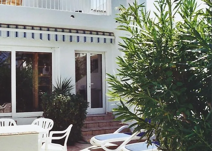 Ferienhaus Meerblick & Pool! Traumhaftes Reihenhaus Am *