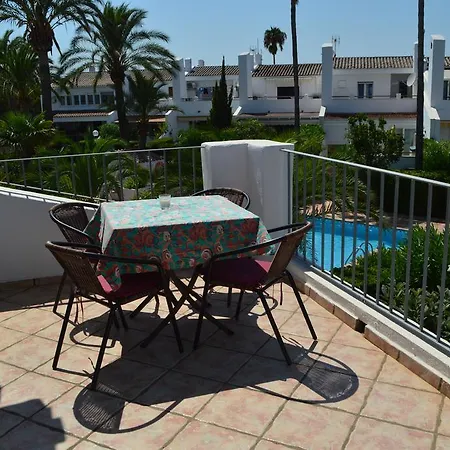 Hébergement de vacances Meerblick & Pool! Traumhaftes Reihenhaus Am Dénia