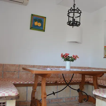 Meerblick & Pool! Traumhaftes Reihenhaus Am