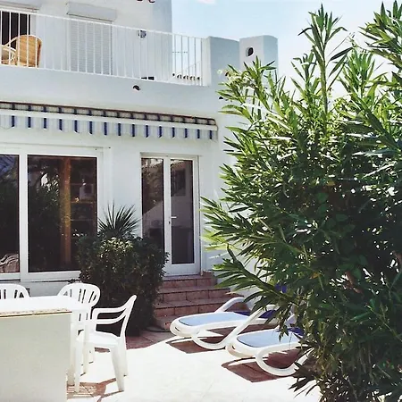 Ferienhaus Meerblick & Pool! Traumhaftes Reihenhaus Am *