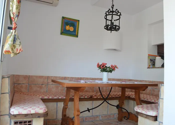 Meerblick & Pool! Traumhaftes Reihenhaus Am